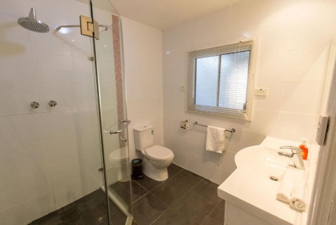 Bluff View River House Stunning Riverfront - Hervey Bay Accommodation 5