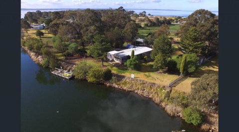 Bluff View River House Stunning Riverfront - Hervey Bay Accommodation 2