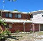 31 Bombala Crescent Two storey home with covered outdoor deck fully fenced backyard. Pet friendly - Hervey Bay Accommodation