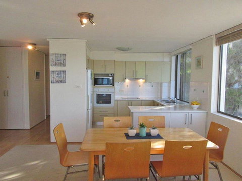 13 Harbourside 3 7 Soldiers Point Road Fantastic Waterfront Unit - Hervey Bay Accommodation 6