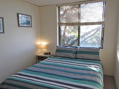13 Harbourside 3 7 Soldiers Point Road Fantastic Waterfront Unit - Hervey Bay Accommodation 5