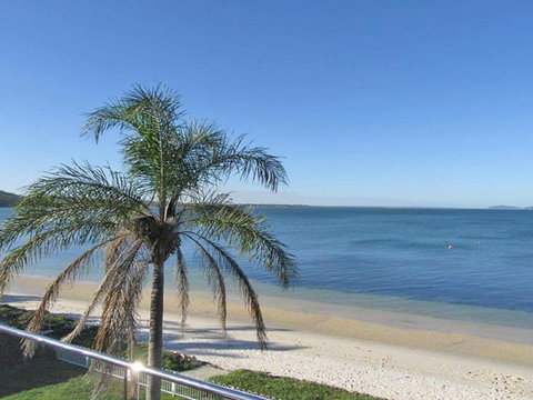 13 Harbourside 3 7 Soldiers Point Road Fantastic Waterfront Unit - Hervey Bay Accommodation 4