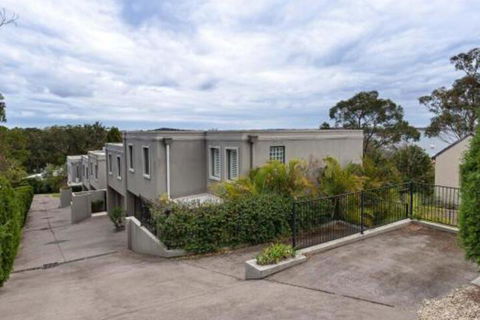 Aislinn 3 / 273 Corrie Parade Air Con Water Views BBQ - Hervey Bay Accommodation 3