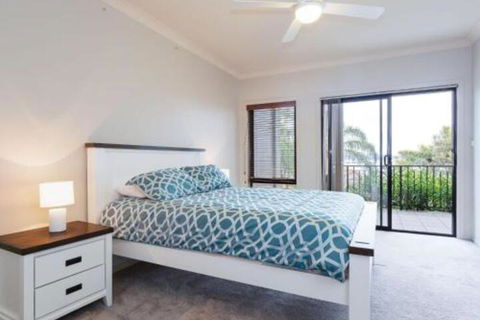 Aislinn 3 / 273 Corrie Parade Air Con Water Views BBQ - Hervey Bay Accommodation 6