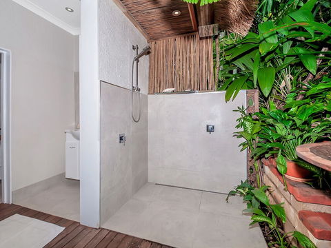 Unique Tropical Rainforest Getaway - Hervey Bay Accommodation 3