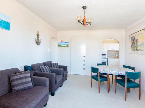 Seabreeze 4 Opposite Bowling Club - Hervey Bay Accommodation 6