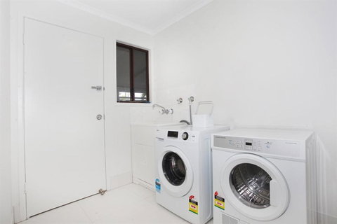 FABULOUS HOLIDAY HIDEAWAY COOLUM BEACH - Hervey Bay Accommodation 5