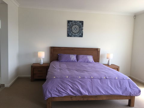 Apple House Point Cook - Hervey Bay Accommodation 5