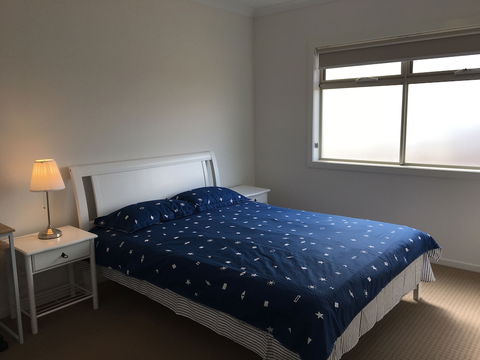 Apple House Point Cook - Hervey Bay Accommodation 4