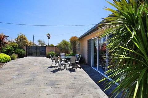 Neptune Absolute Beachfront - Tourism Hervey Bay 4