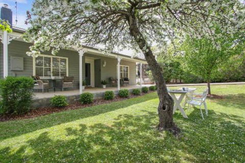 Bright 29 On Delany Avenue - Hervey Bay Accommodation 7
