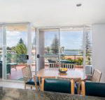 Castillo Del Mar 10 Lake View Roof Terrace with Spa - Hervey Bay Accommodation