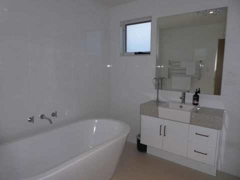 Bridport Horizon Views - Hervey Bay Accommodation 3