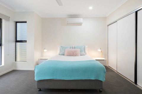 AIRLIE BEACH Delight. Hop Skip Jump To Everything - Tourism Hervey Bay 5