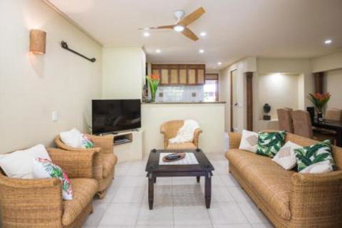 Bali Beach Villa Port Douglas - Tourism Hervey Bay 5