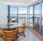 Fairholme 8 Perfect Lakefront Position - Hervey Bay Accommodation