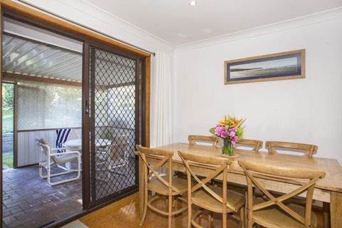 Relaxed Homely Retreat 57 Carroll Ave - Tourism Hervey Bay 1