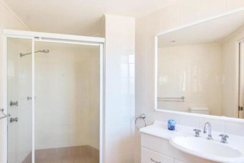 Millennium 102 With Pool In Complex - Tourism Hervey Bay 5