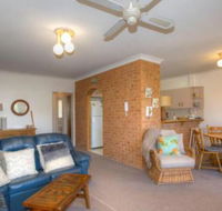 St James 6 Stylish Airconditioned Retreat - Hervey Bay Accommodation