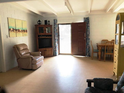 10 Cypress Avenue Rainbow Beach Fantastic Beach Location - Hervey Bay Accommodation 4