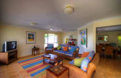 4 Boronia Place Rainbow Beach Perfect Convenient Location Fenced Yard - Hervey Bay Accommodation 5