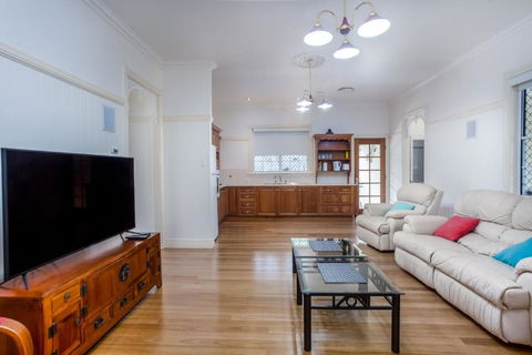 5 Bomburra Court Rainbow Beach Ticks All The Boxes Pool Shed Fenced Yard Pet Friendly - Hervey Bay Accommodation 6
