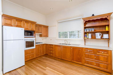 5 Bomburra Court Rainbow Beach Ticks All The Boxes Pool Shed Fenced Yard Pet Friendly - Hervey Bay Accommodation 4