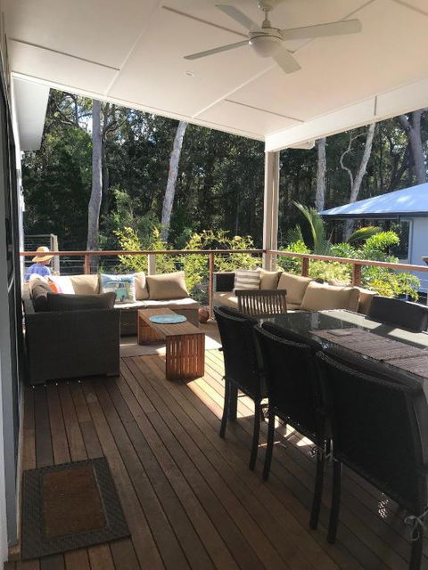 15 Esprit Drive Rainbow Shores Gorgeous Modern Beach House - Hervey Bay Accommodation 5