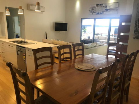 15 Esprit Drive Rainbow Shores Gorgeous Modern Beach House - Hervey Bay Accommodation 1