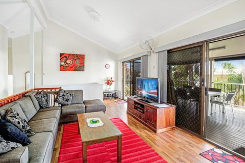 40 Rumbalara Avenue Rainbow Beach Entertain On The Spacious Verandah Overlooking Beautiful Rainbow Beach - Hervey Bay Accommodation 2
