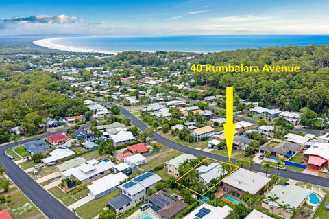40 Rumbalara Avenue Rainbow Beach Entertain On The Spacious Verandah Overlooking Beautiful Rainbow Beach - Hervey Bay Accommodation 5