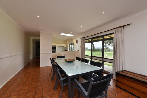 Nulkaba Escape Super Central Walk To Zoo Short Drive To Potters + Wineries - Hervey Bay Accommodation 1