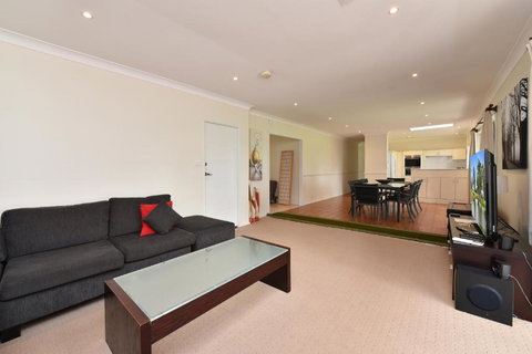 Nulkaba Escape Super Central Walk To Zoo Short Drive To Potters + Wineries - Hervey Bay Accommodation 6