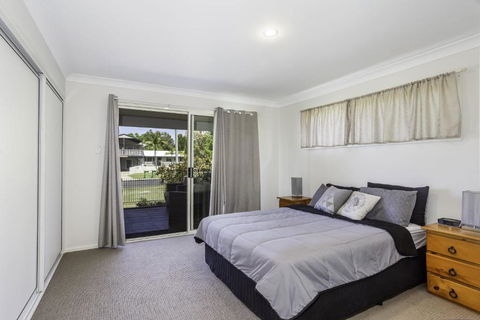 14 Zircon Street Centrally Located Family Home With Covered Deck Close To Patrolled Beach & Shops - Hervey Bay Accommodation 1