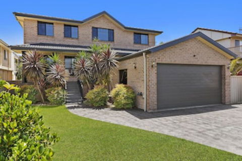 North Entrance Beach House - Hervey Bay Accommodation 0