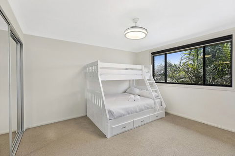 North Entrance Beach House - Hervey Bay Accommodation 4