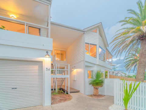 EAST COAST ESCAPES Lighthouse Studio - Hervey Bay Accommodation 4