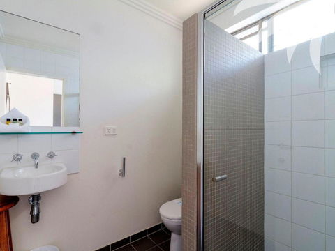 Aqua Apartment #3 - Hervey Bay Accommodation 2