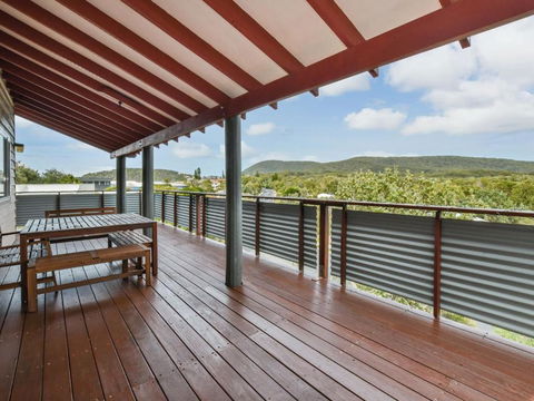 The Pole House - Hervey Bay Accommodation 2