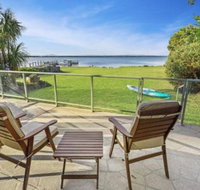 Eagle Point Getaway Waterfront Serenity - Hervey Bay Accommodation