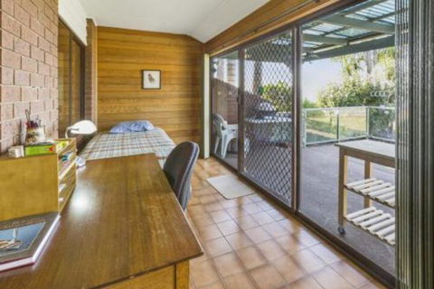 Eagle Point Getaway Waterfront Serenity! - Hervey Bay Accommodation 2
