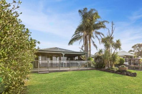 Eagle Point Getaway Waterfront Serenity! - Hervey Bay Accommodation 6
