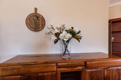 Maidstone Executive Residence - Hervey Bay Accommodation 4