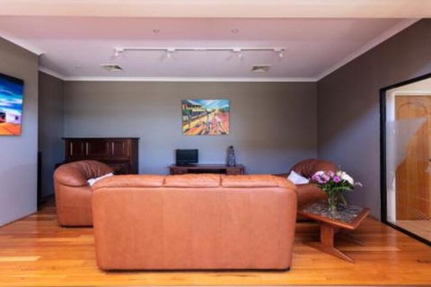 Maidstone Executive Residence - Hervey Bay Accommodation 5