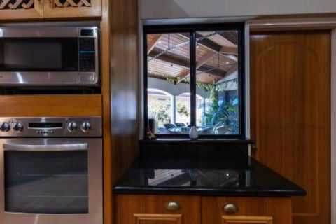 Maidstone Executive Residence - Hervey Bay Accommodation 2