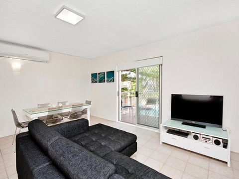 Beachcomber Unit 4 Beachside Unit  - Hervey Bay Accommodation 4