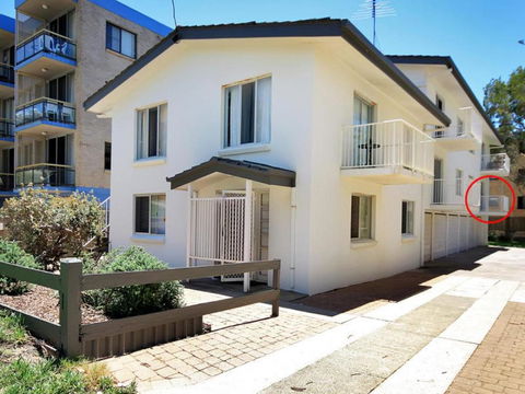 Beachcomber Unit 4 Beachside Unit  - Hervey Bay Accommodation 1