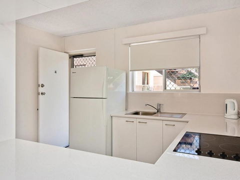 Beachcomber Unit 4 Beachside Unit  - Hervey Bay Accommodation 2
