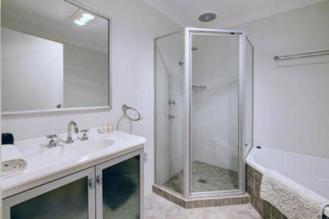 AtTHE COVE - Hervey Bay Accommodation 4