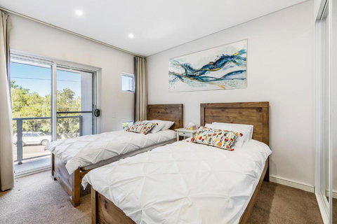 Relax In A Spacious & Modern Townhouse In Asquith - Hervey Bay Accommodation 1